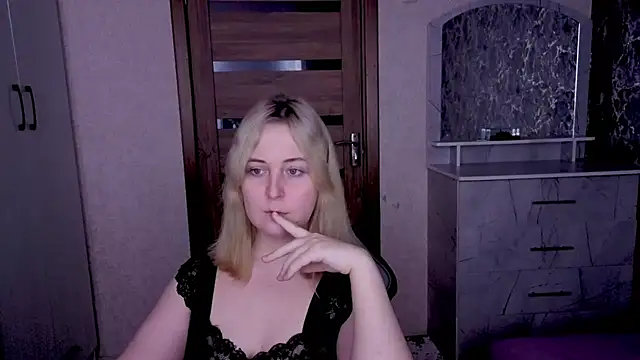 Kristy-Max webcam