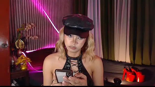 Unforgettablejulia webcam