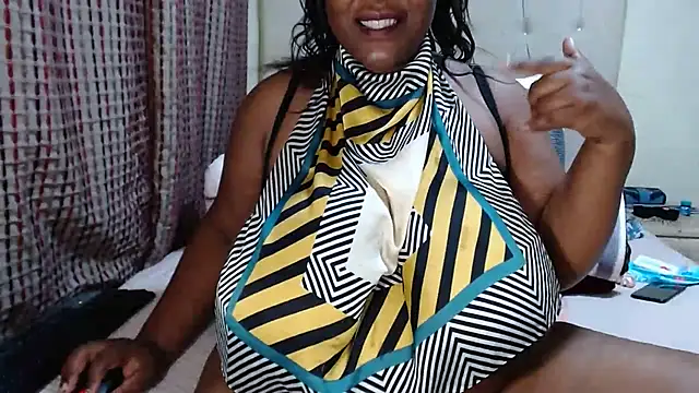 chocolatedarkbustyx - CHOCOLATEDARKBUSTYX's free webcam