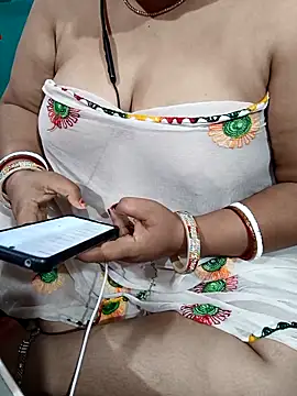 Kajal-585 webcam