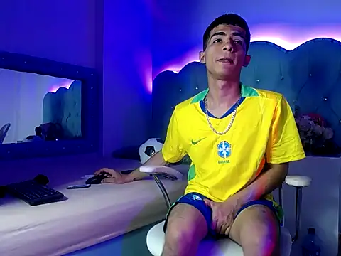 Apolo_Richards webcam