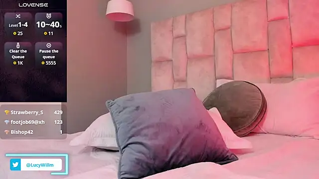 Lucy_Williiams webcam