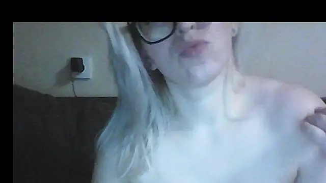 dolce_tempt - Dolce_Tempt's free webcam - UK Sex Cams