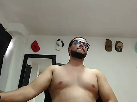 cloudsxxx - Cloudsxxx's free webcam - UK Sex Cams