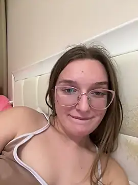 bellatrisssaa - Bellatrisssaa's free webcam - UK Sex Cams