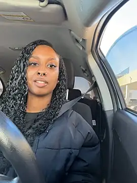 Webcam Model (Your_Paris)  is live.Free join now!