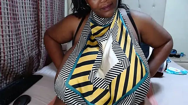 CHOCOLATEDARKBUSTYX webcam