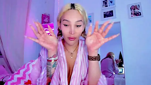 _viioletweekend_ webcam