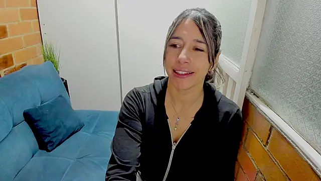 penelope47 (F milf) - naked dance and oil