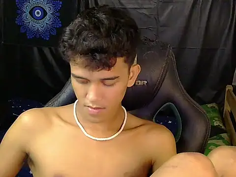 hugekenbigcock webcam