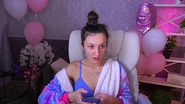 Zafira Moonn (ZafiraMoonn)