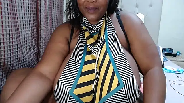 CHOCOLATEDARKBUSTYX webcam