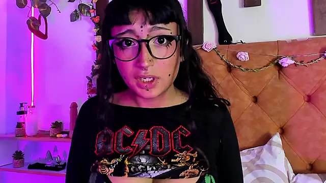 meowmota_ - MeowMota_'s free webcam - UK Sex Cams