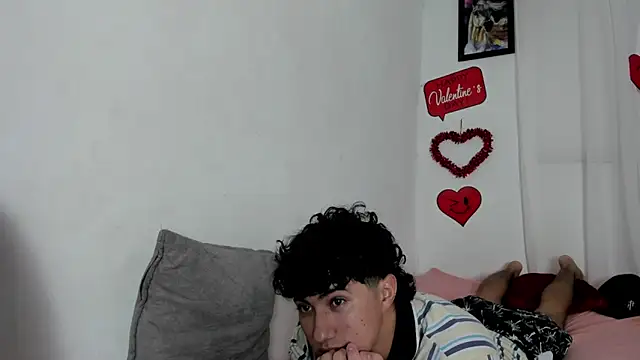 Laura_and_Kevin webcam