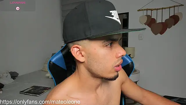 mateoleonee webcam