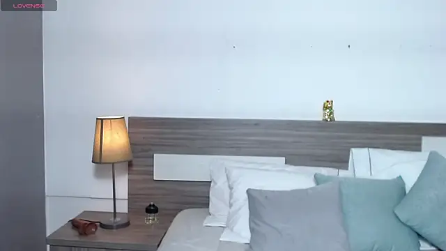 Liiamthompson webcam