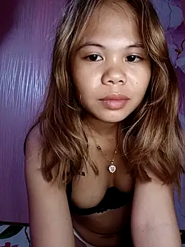 Webcam Model (Sexxie_Ella22)  is live.Free join now!