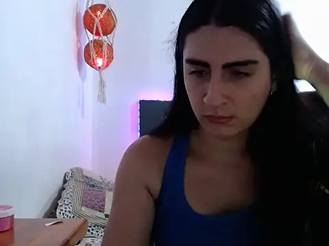 lola_diez webcam