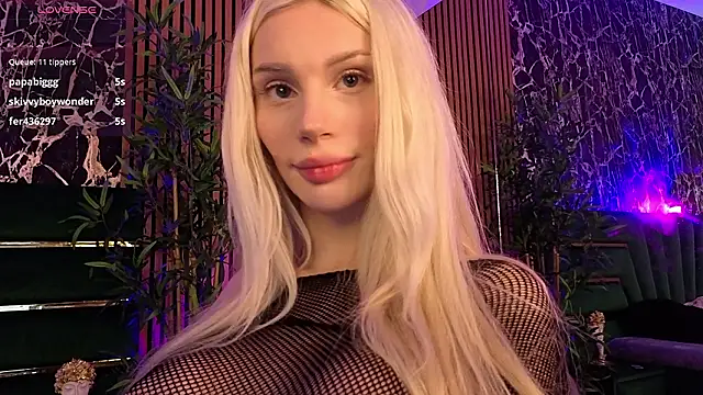 BarbieKara webcam show