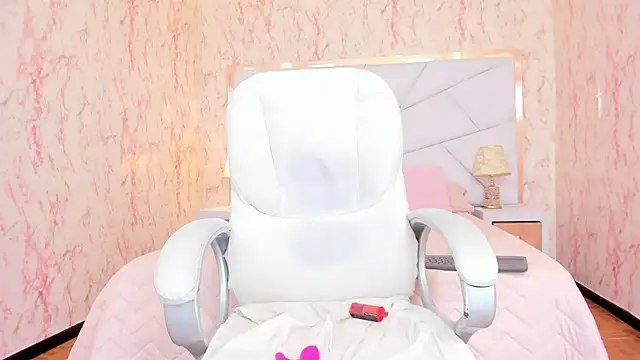 Emily_Whinfre webcam