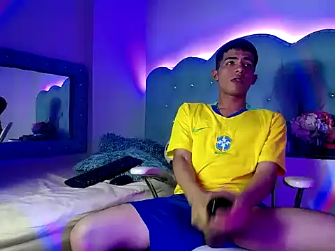 Apolo_Richards webcam