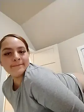 sweetandspicyyy - Sweetandspicyyy's free webcam - UK Sex Cams