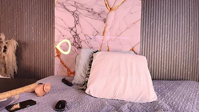 big_tits_in_your_face webcam