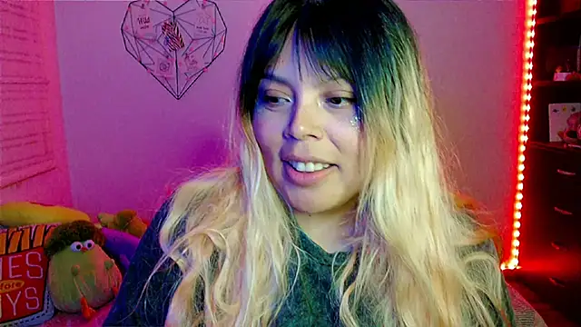 EllieMoonX webcam