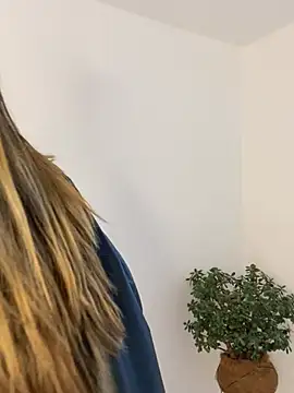 Webcam Model (GeorginaBlack) is live