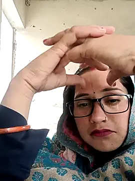 Cute-karisma1234 webcam