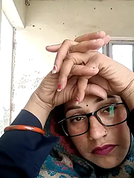 Cute-karisma1234 webcam