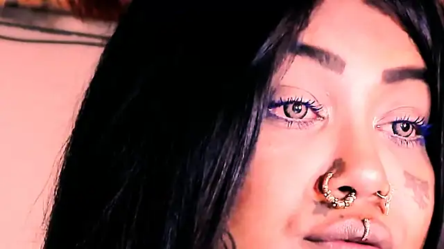 indian_dreamgirl webcam