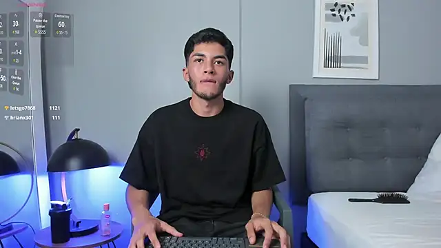 Tylerffoxx Live Webcam on Stripchat