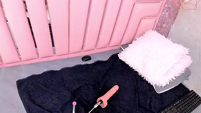 EXOTIC_EBONY_ webcam