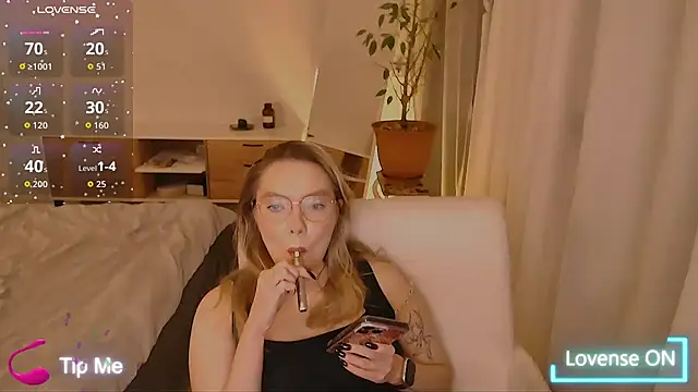 PolinaXXXXJones webcam