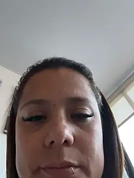 pretty__milf - Pretty__Milf's free webcam - UK Sex Cams