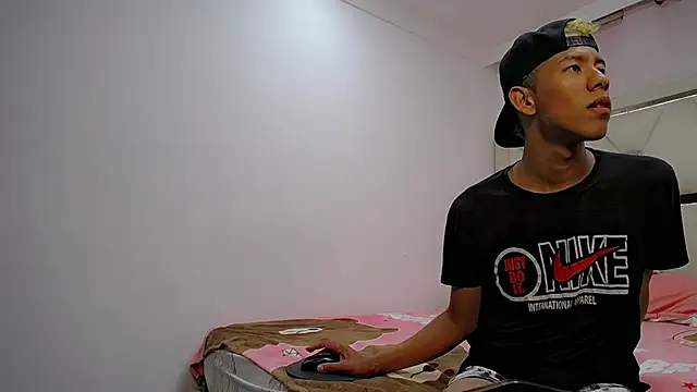 Exotic_twinks_ webcam