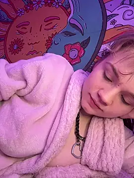 cutiepiespanks - Cutiepiespanks's free webcam - UK Sex Cams