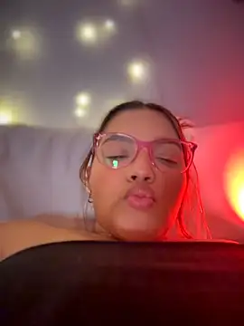 colibri_xxx (F young) - TITS OUT IN SECRET FAMILY