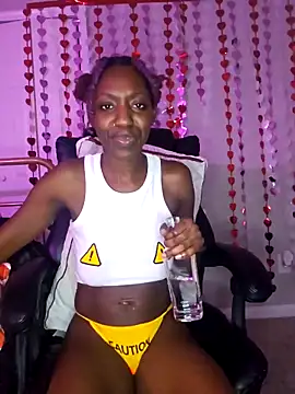 oliviaprettypussy webcam