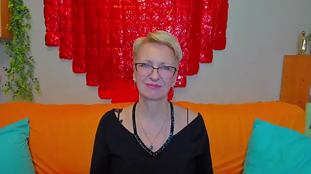 iamyourdream89 - Iamyourdream89's free webcam - UK Sex Cams