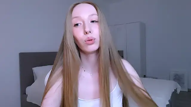 Luna_insniity webcam