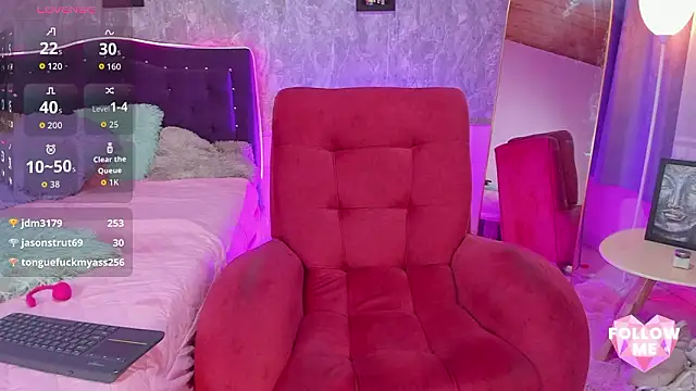 Lauren_smiles webcam