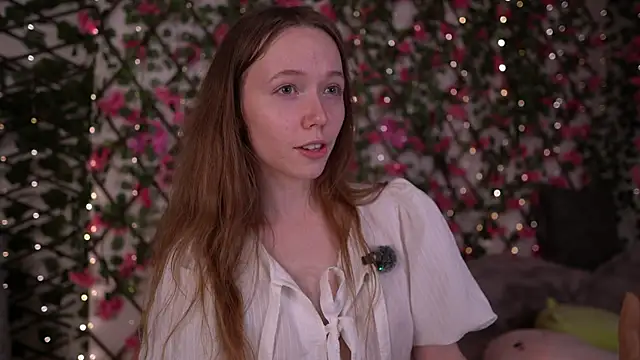 petite_polly - Petite_Polly's free webcam - UK Sex Cams