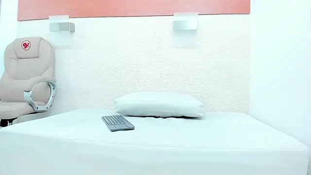 salome_morris webcam