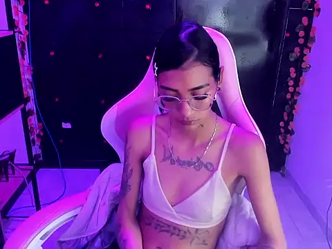 KarlaSlutSkinny__ webcam