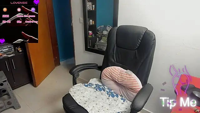 peanut_tangerine (F milf) - Naked and 5 min control lush