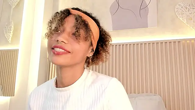daiana_curly webcam