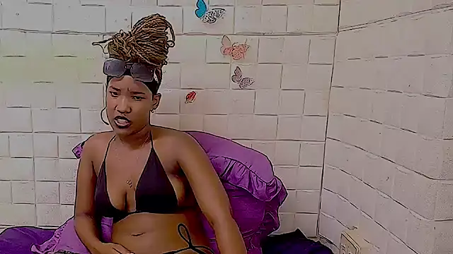 EroticSexyPrada webcam