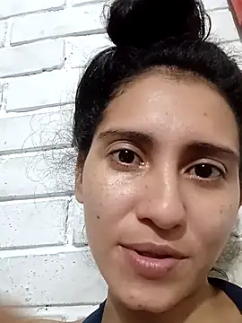 valeriaswang_Lucas webcam